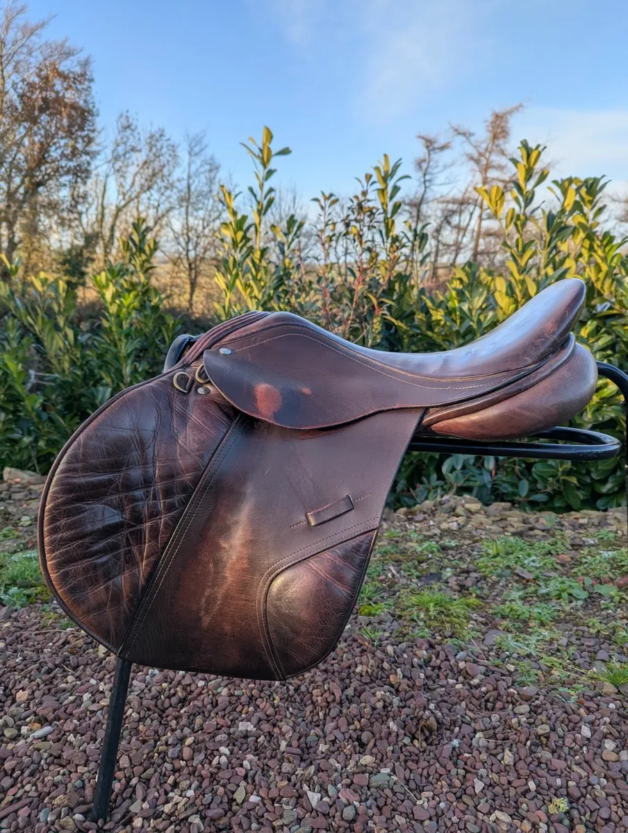 Wide jump saddle - Image 1