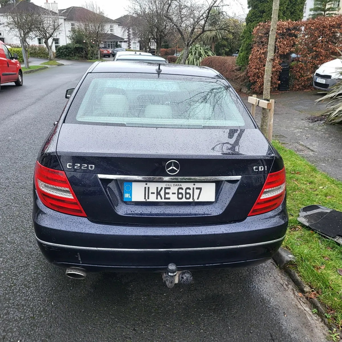 Mercedes-Benz C-Class 2011 - Image 4