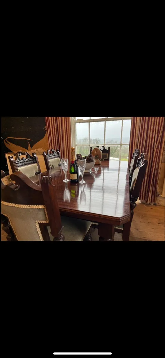 Joseph fitter table - Image 1