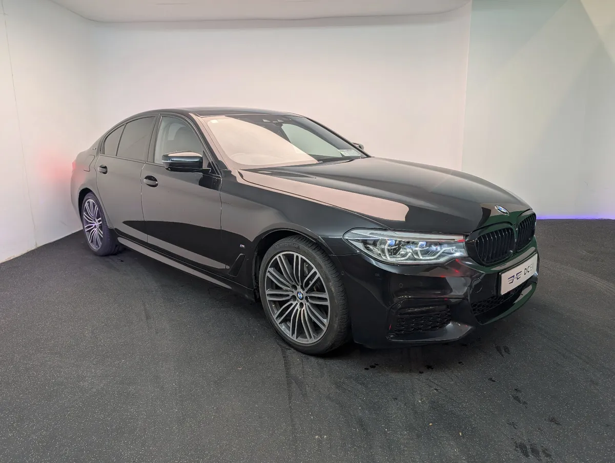 BMW 530e M Sport 2020 | Black/Black - Sunroof - Image 1