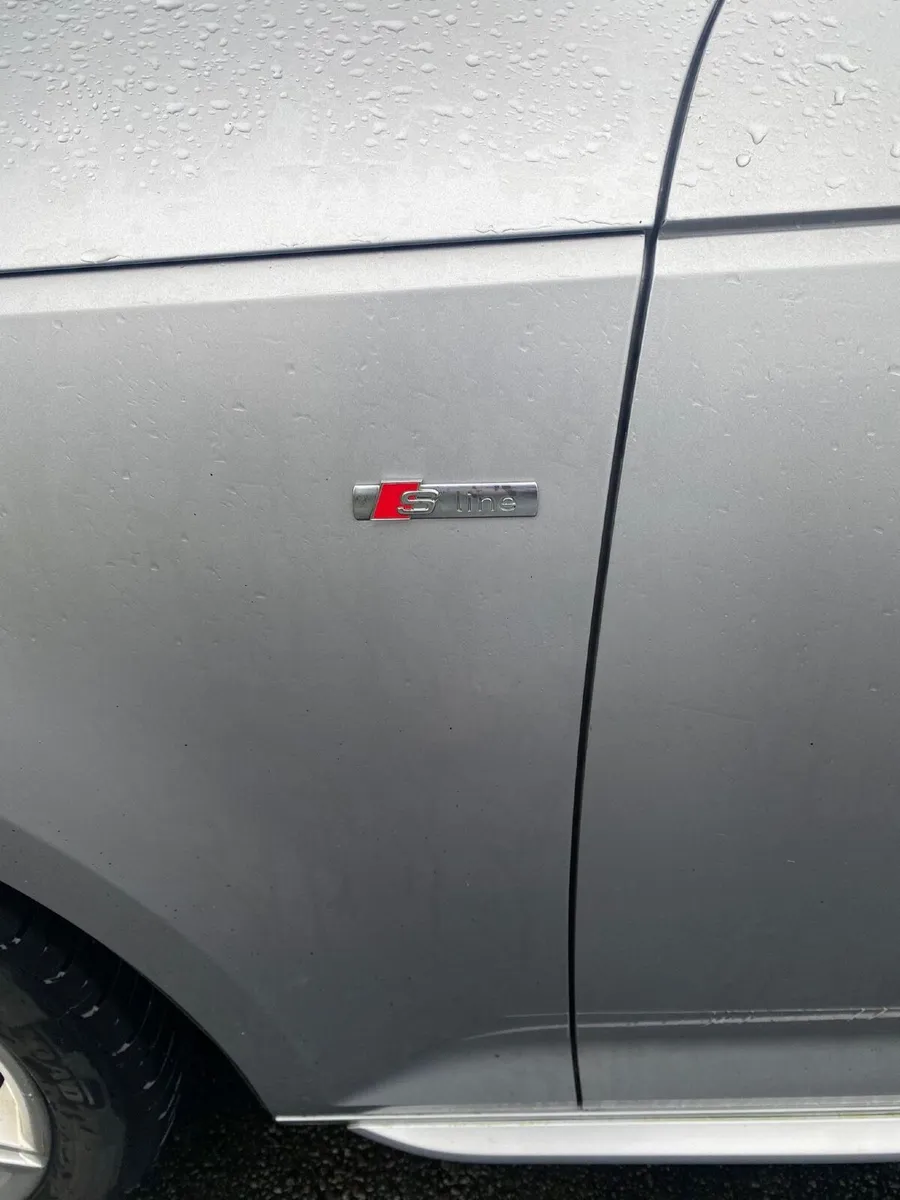 Audi A4 2017 S-Line - Image 4