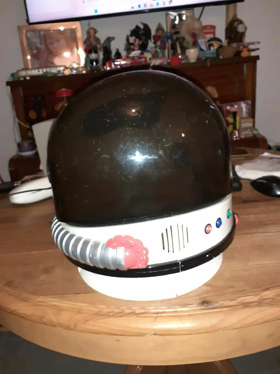 Toy Nasa Space Helmet - Image 3