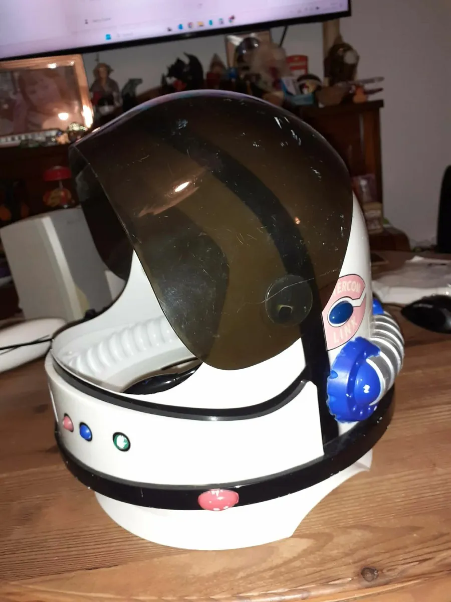 Toy Nasa Space Helmet - Image 4