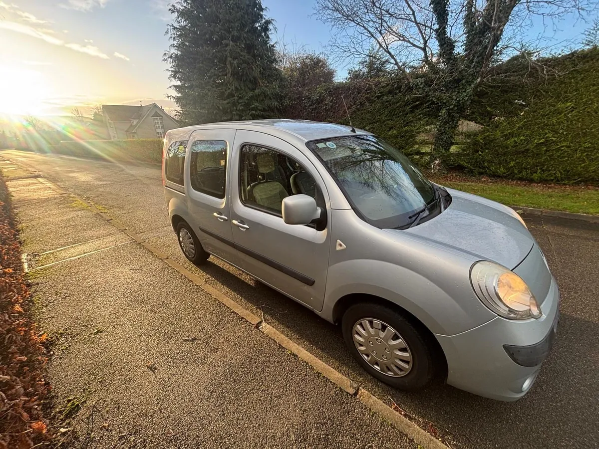 Wheelchair Accessible, Low Mileage, New NCT 03/27! - Image 2
