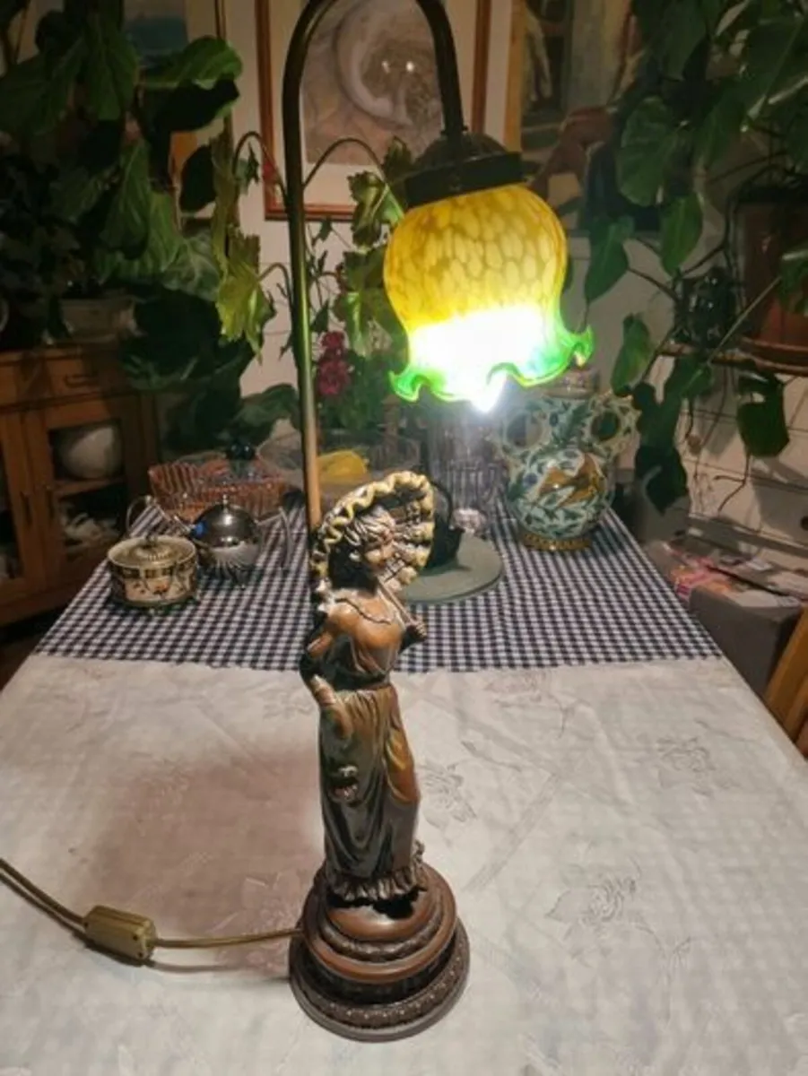 Vintage large woman statue lamp - Image 1