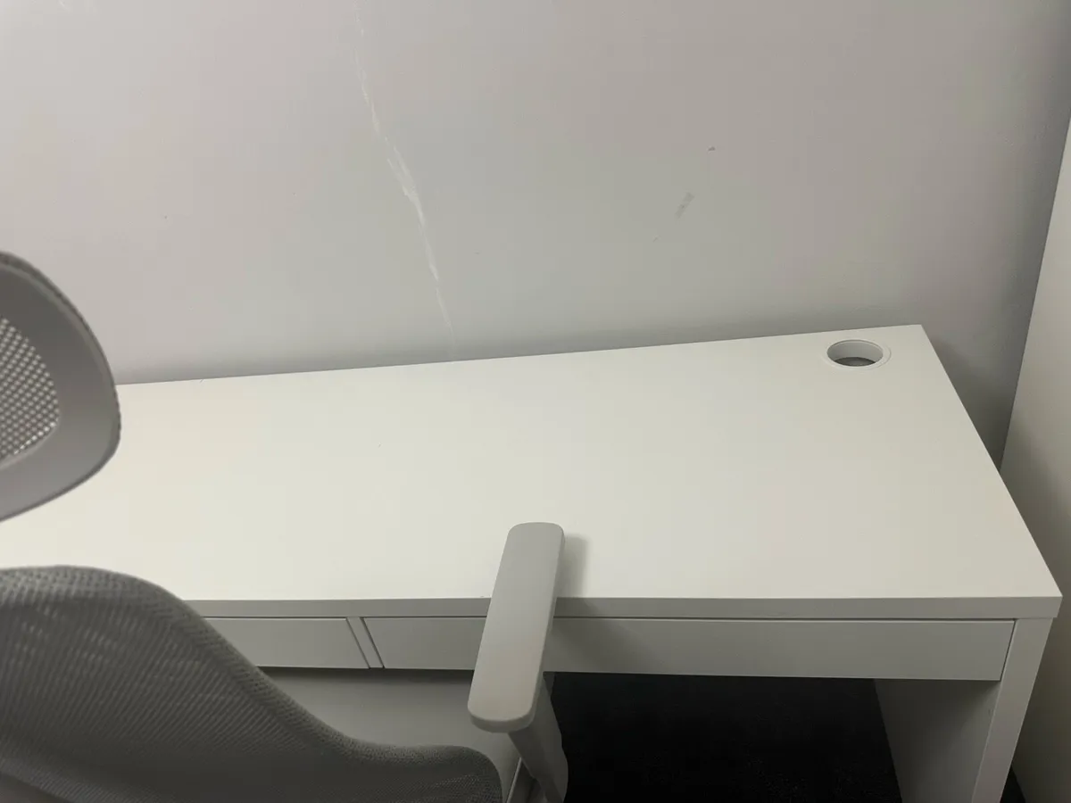 Desk, white, 142x50 cm and chair - Image 4