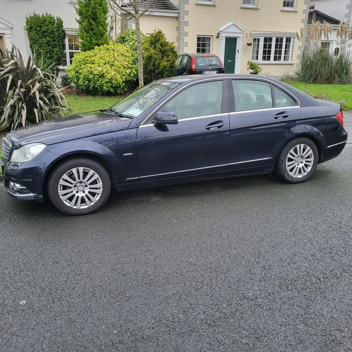 Mercedes-Benz C-Class 2011 - Image 2