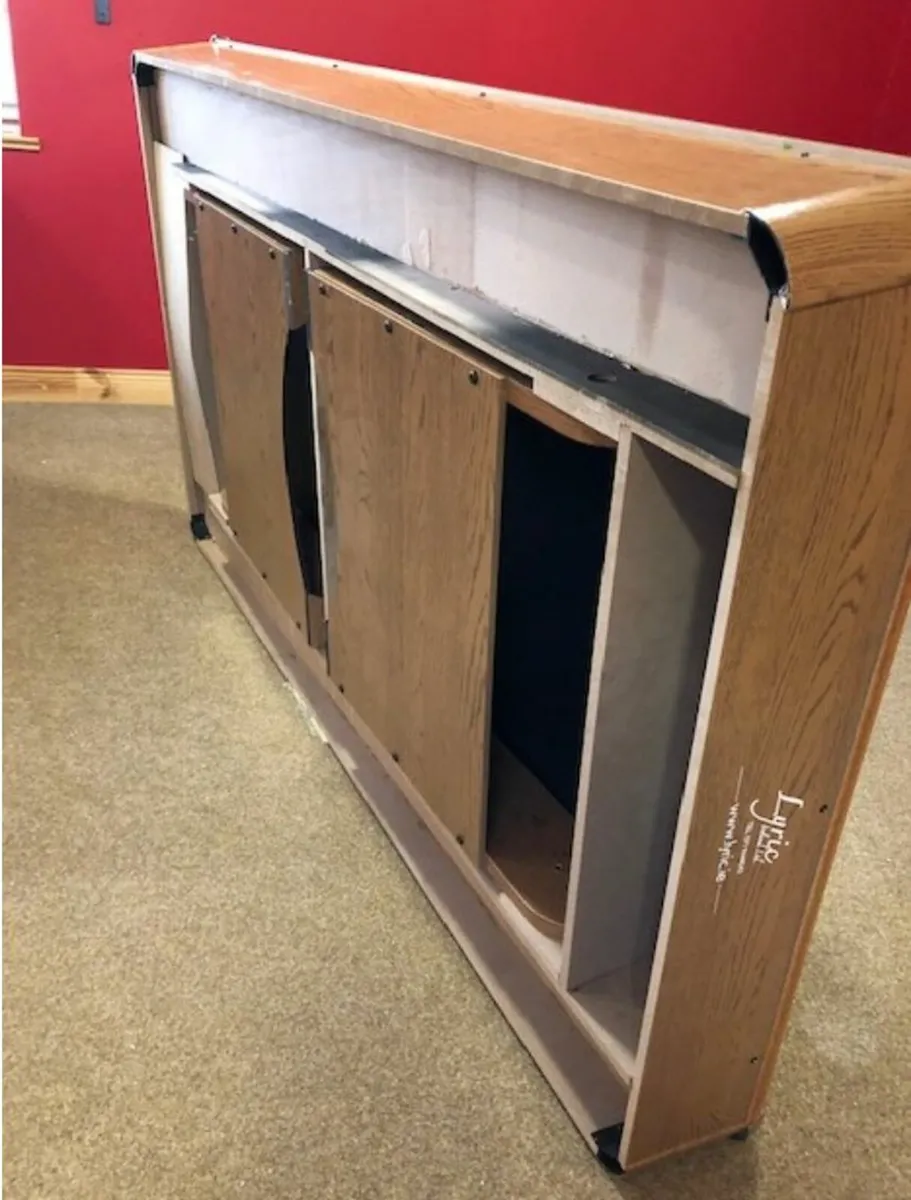 Prestige Lyric oak pool table - Image 2