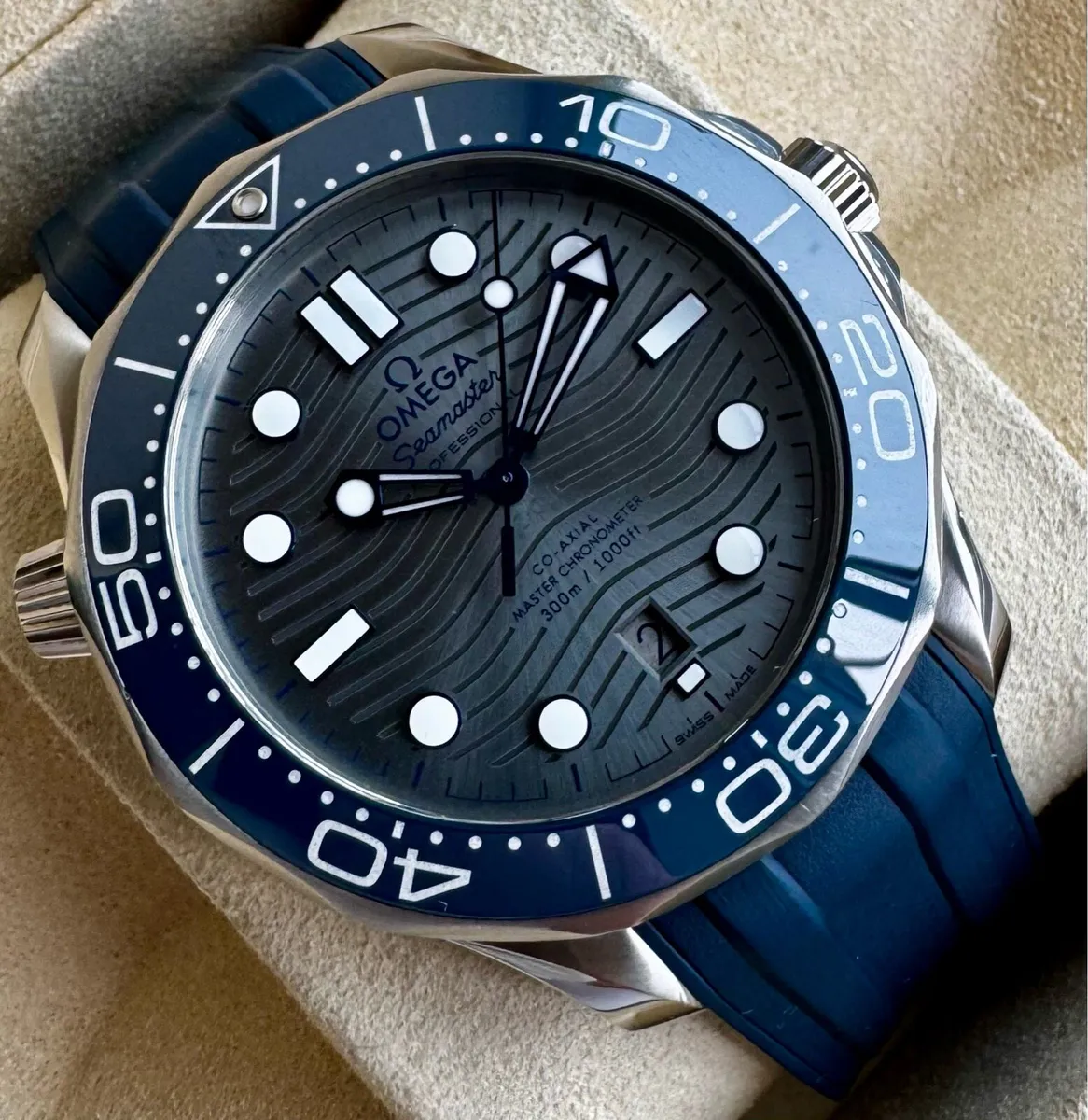 Omega Seamaster 300M - Image 4
