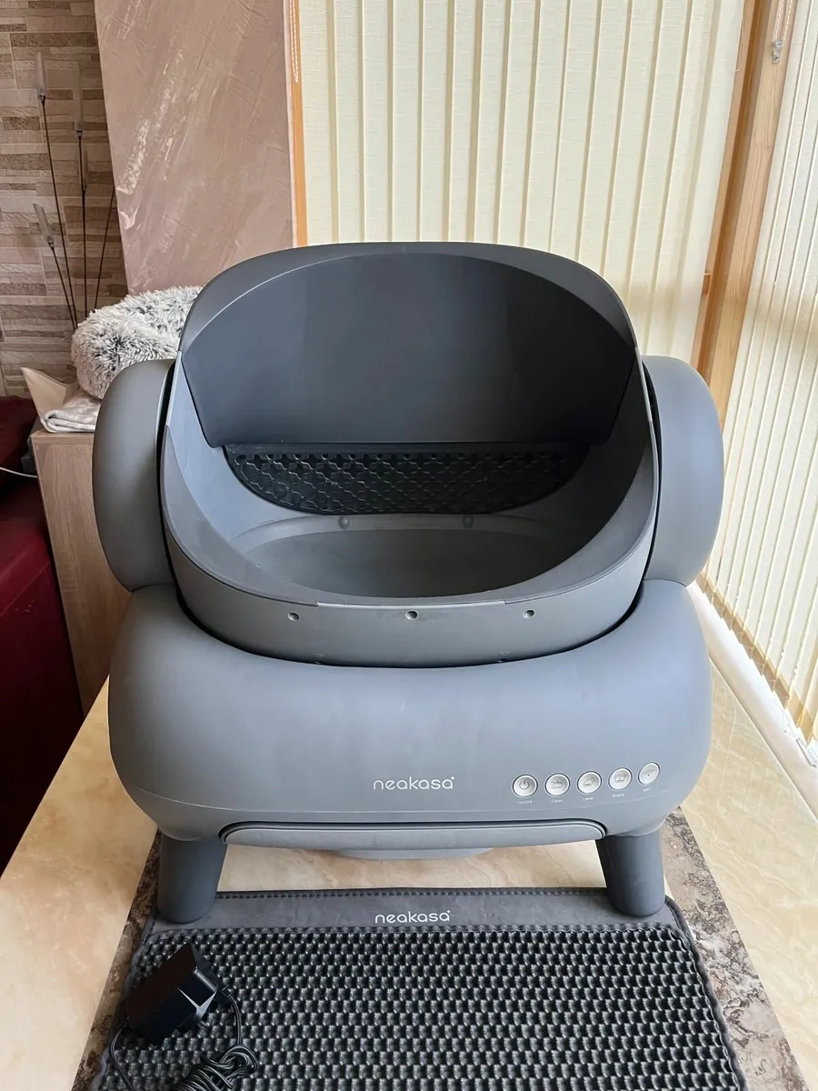Neakasa M1 Cat Litter Robot - Image 1