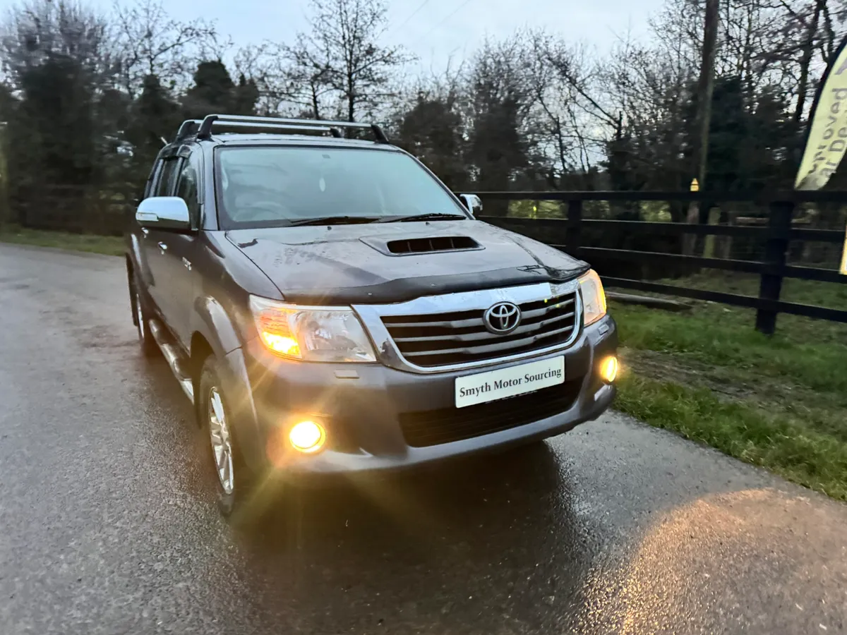 142 Toyota Hilux Invincible 3.0Ld4d Low Miles***** - Image 4