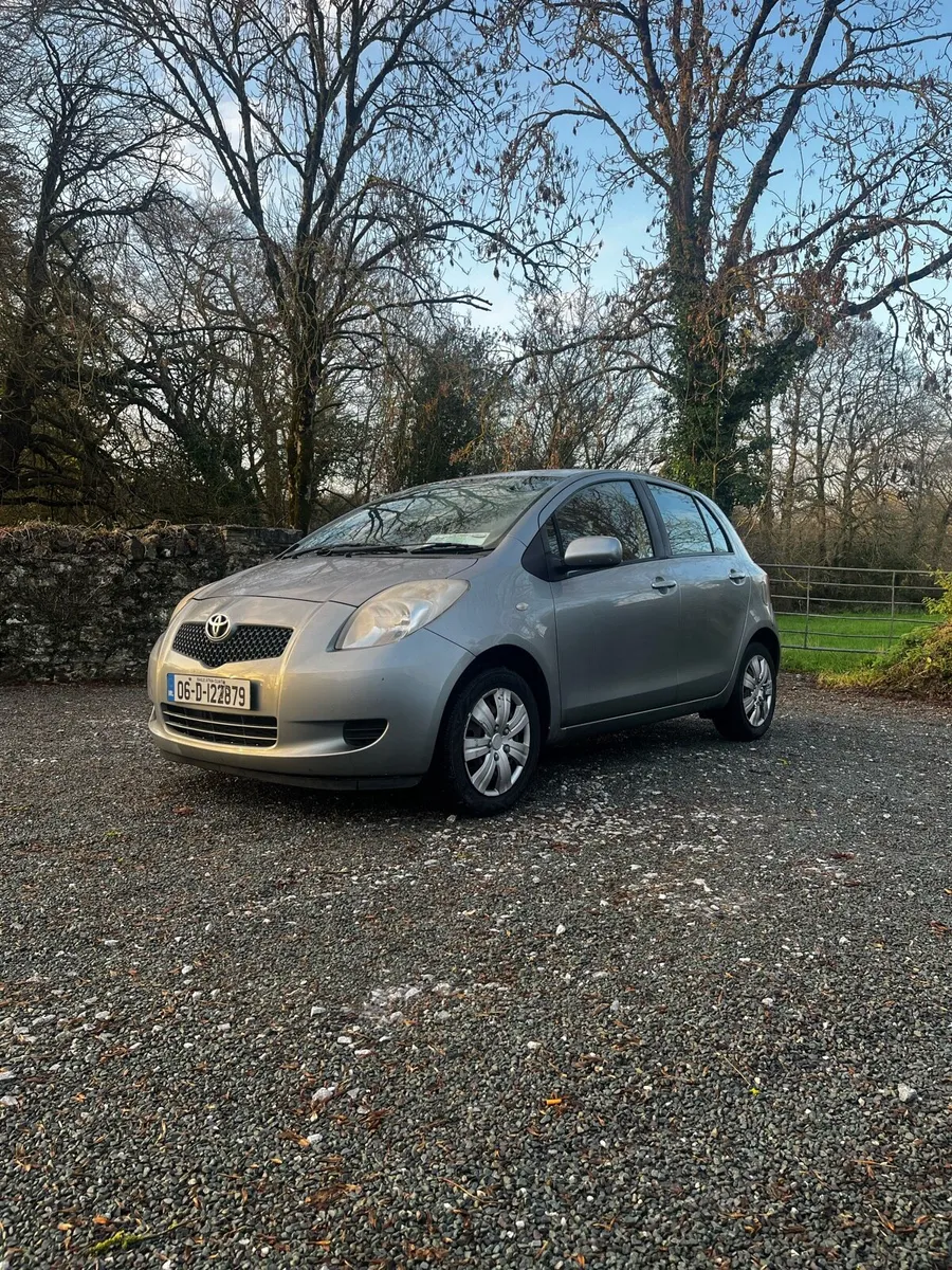 TOYOTA YARIS AUTO - Image 1