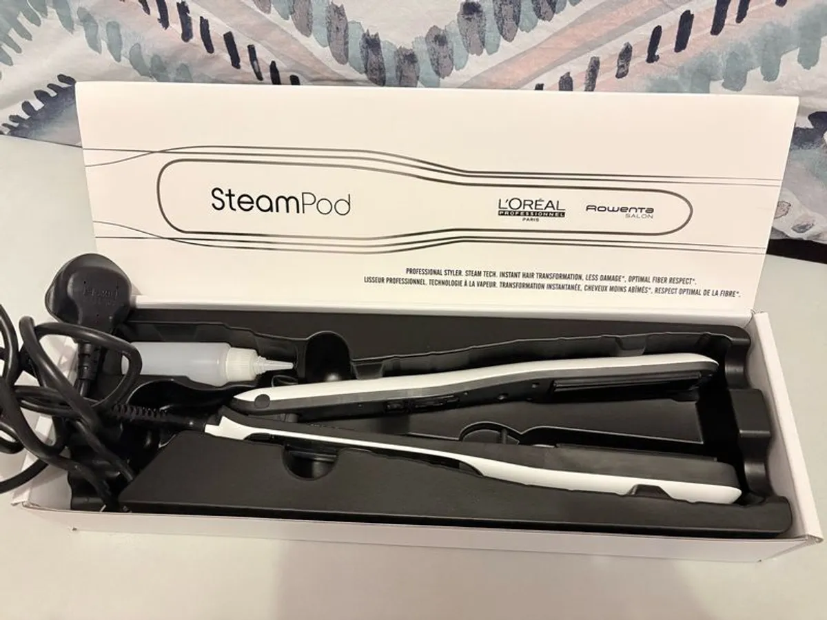 SteamPod Loreal hair straightener Series 3 - Image 1