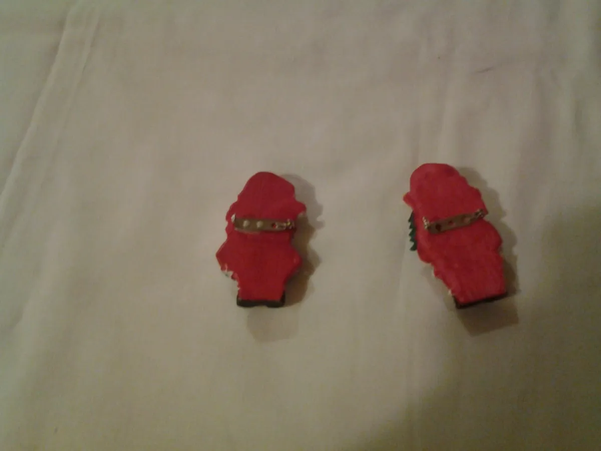 Santa Claus Badges for Sale x 2 - Image 2