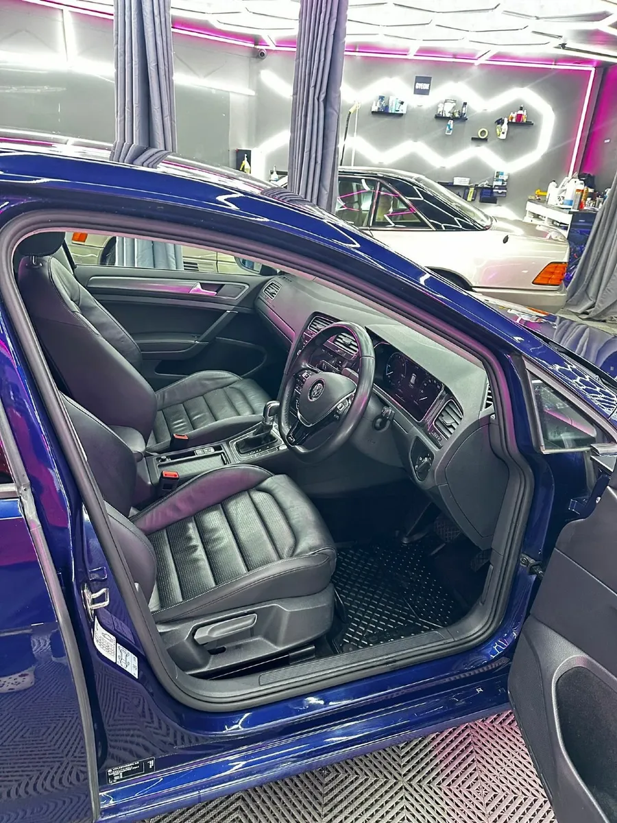 Volkswagen E-Golf 2020 - Image 3