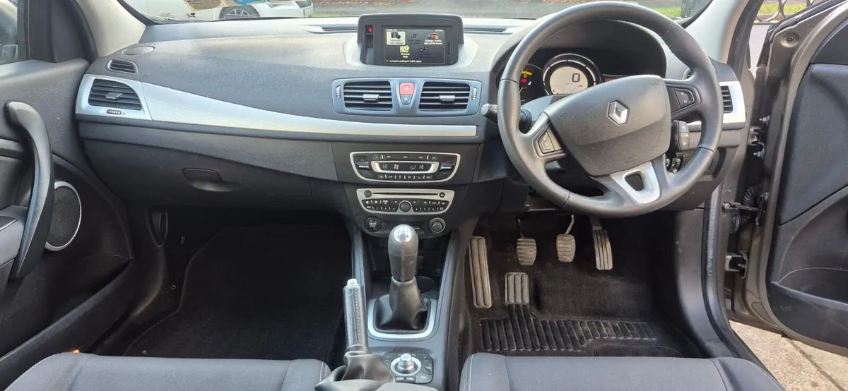 11 Renault Megane Estate NCTd - Image 3