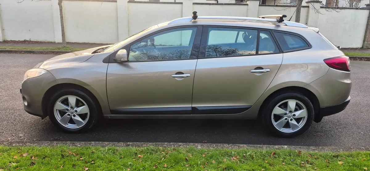 11 Renault Megane Estate NCTd - Image 4
