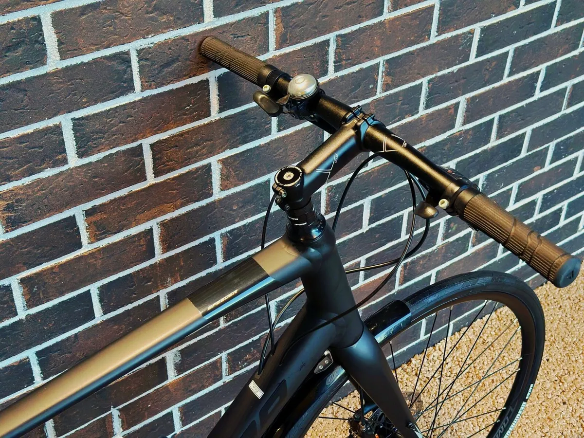 Merida Speeder Hybrid Bike - Image 4