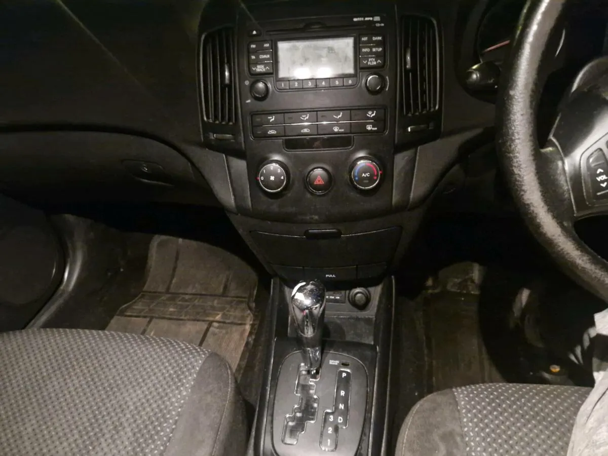 10 HYUNDAI I30 AUTOMATIC NEW NCT 3/27 €2,250ONO! - Image 4