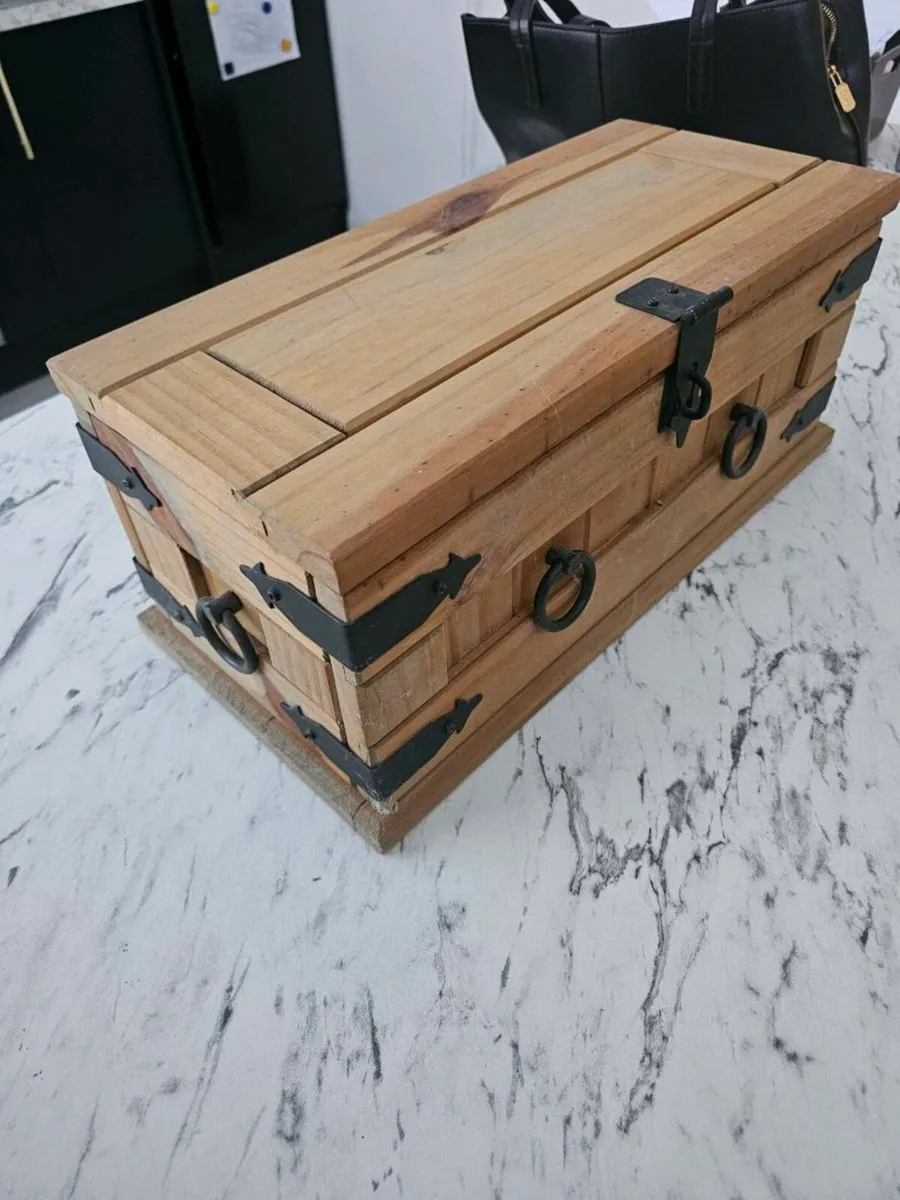 Wooden box - Image 2