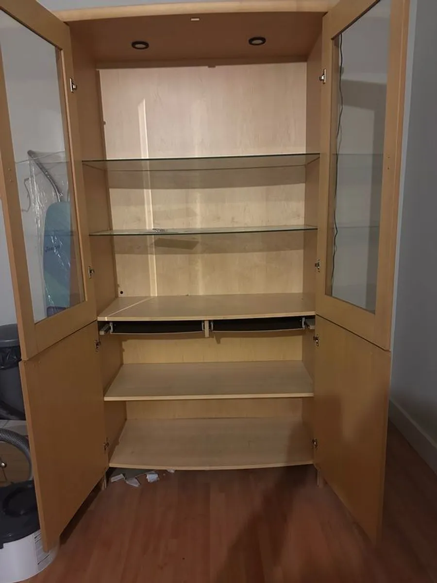 Skovby display cabinet with internal lights - Image 3