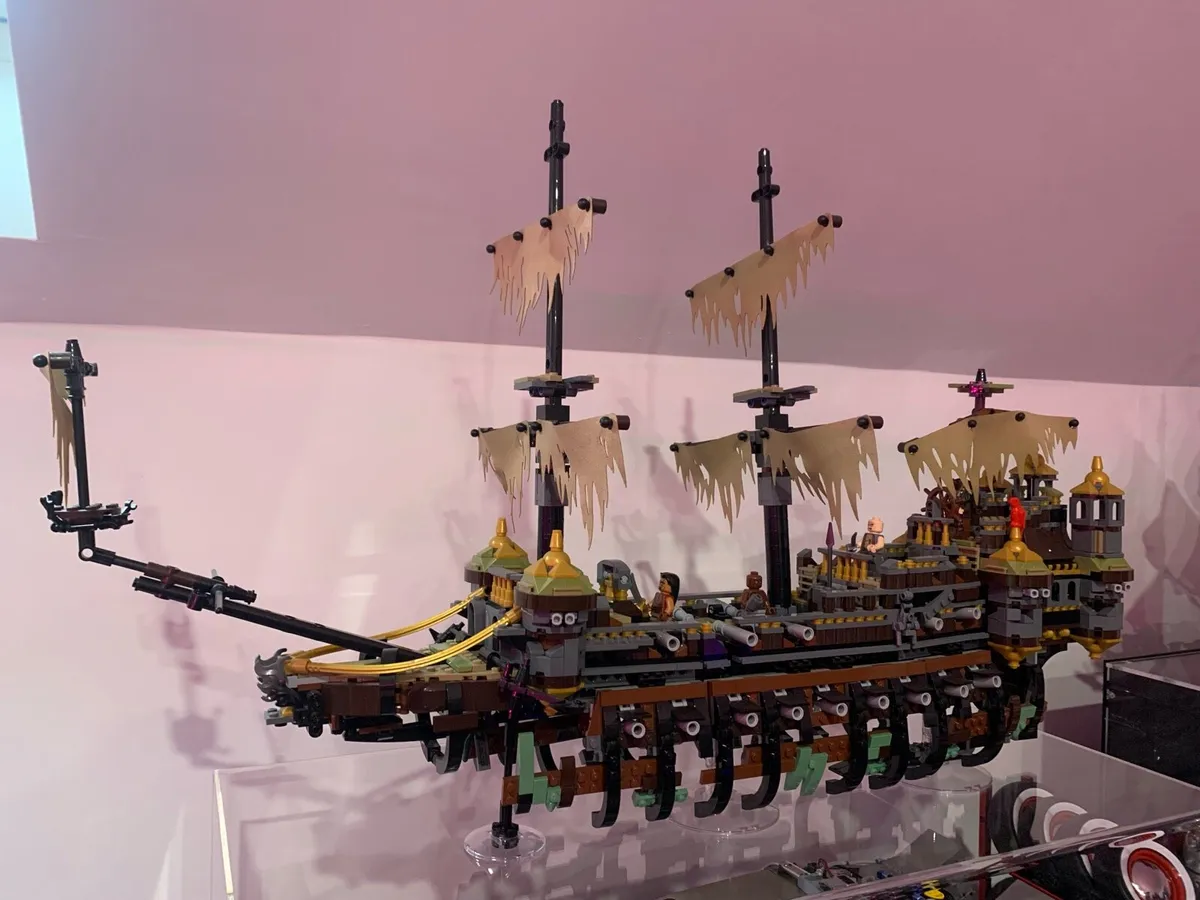 Lego Silent Mary 71042 - Image 1