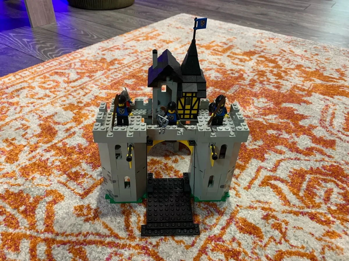 Lego castle 6074 - Image 1