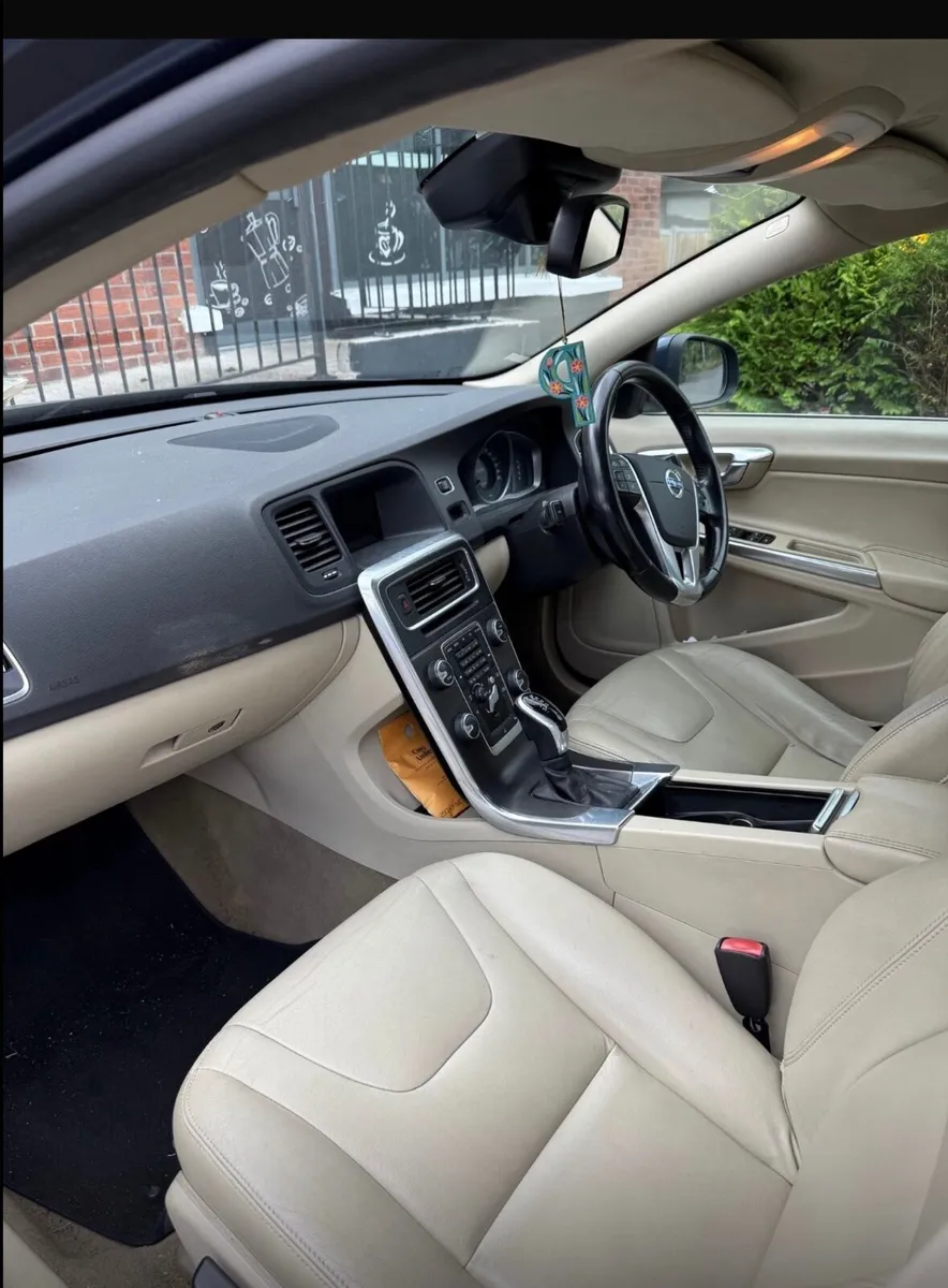 Volvo S60 2014 - Image 3