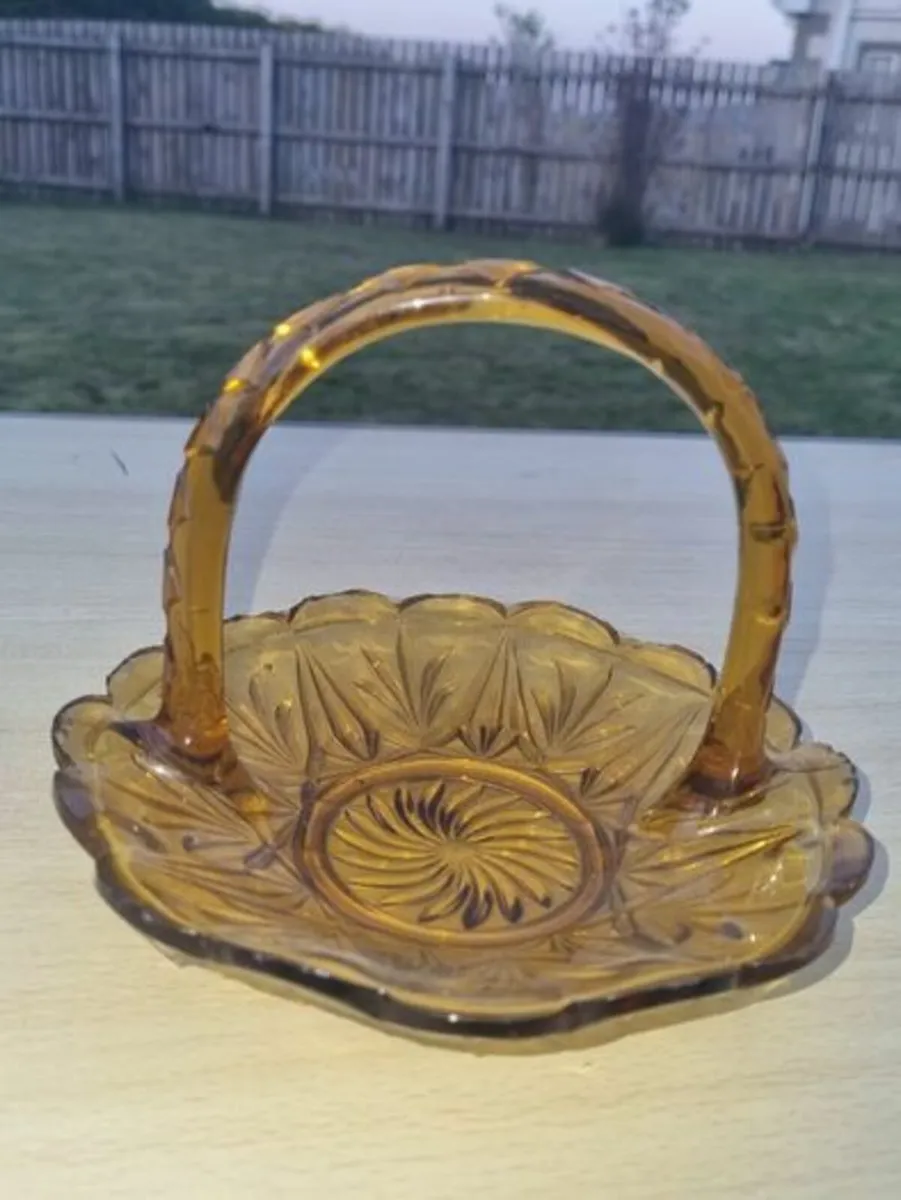 Art deco amber glass basket - Image 2