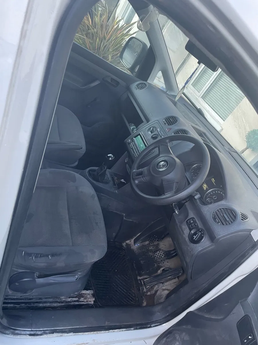 Volkswagen caddy - Image 4