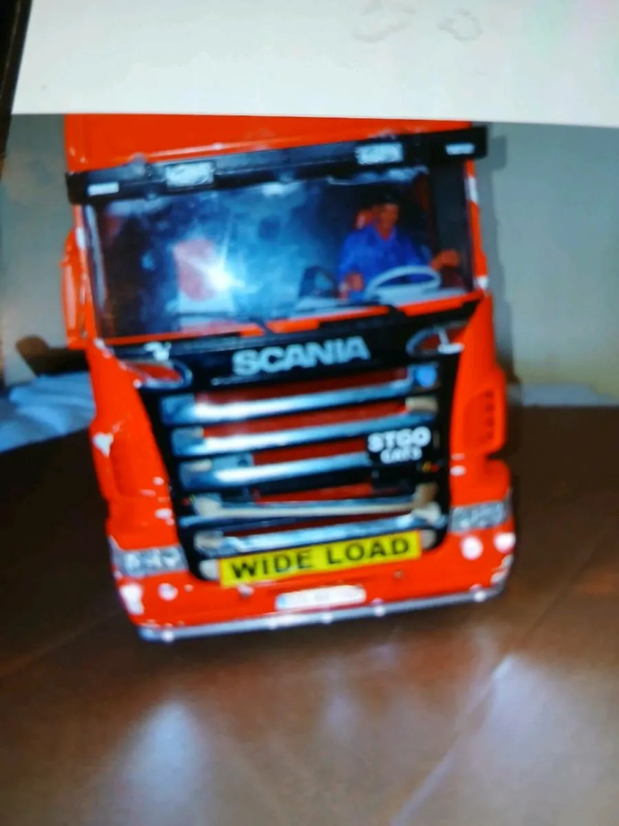 REMOTE CONTROL LORRY - Image 1