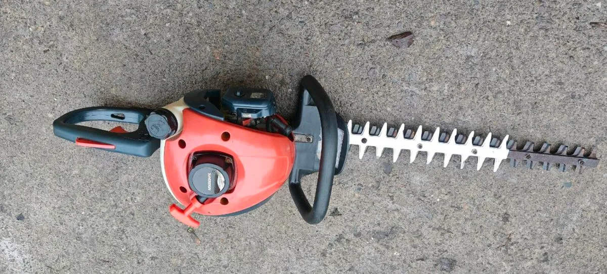 Hedge cutter - Image 1