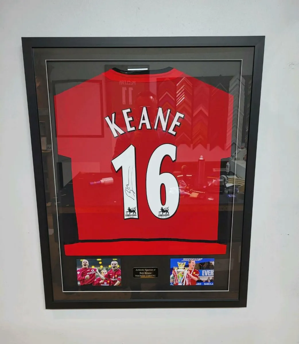 Framed Roy Keane Signed Manchester United Shirt - Image 4