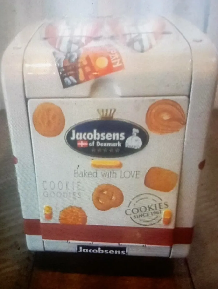 JACOBSENS OF  DENMARK TRUCK SHAPED  COOKIE TIN - Image 3