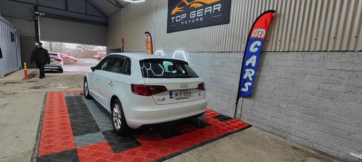 132 Audi A4 Avant S-Line Estate - Image 4