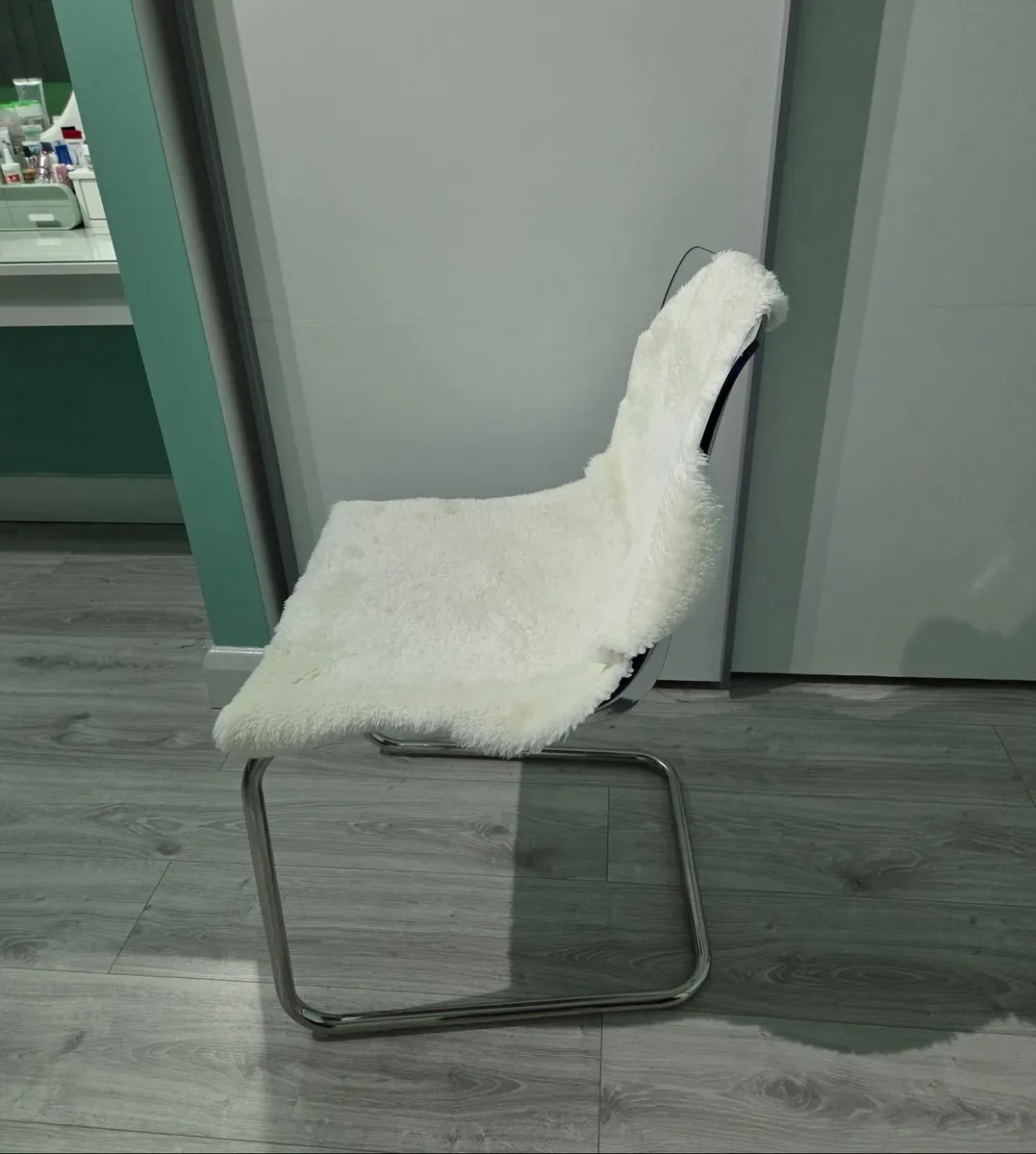 Dressing table and chair - Image 3