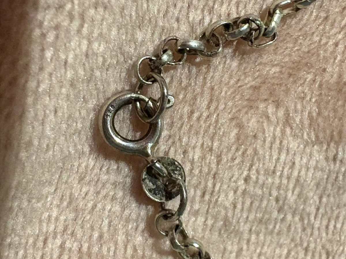 Silver pendent & chain - Image 3