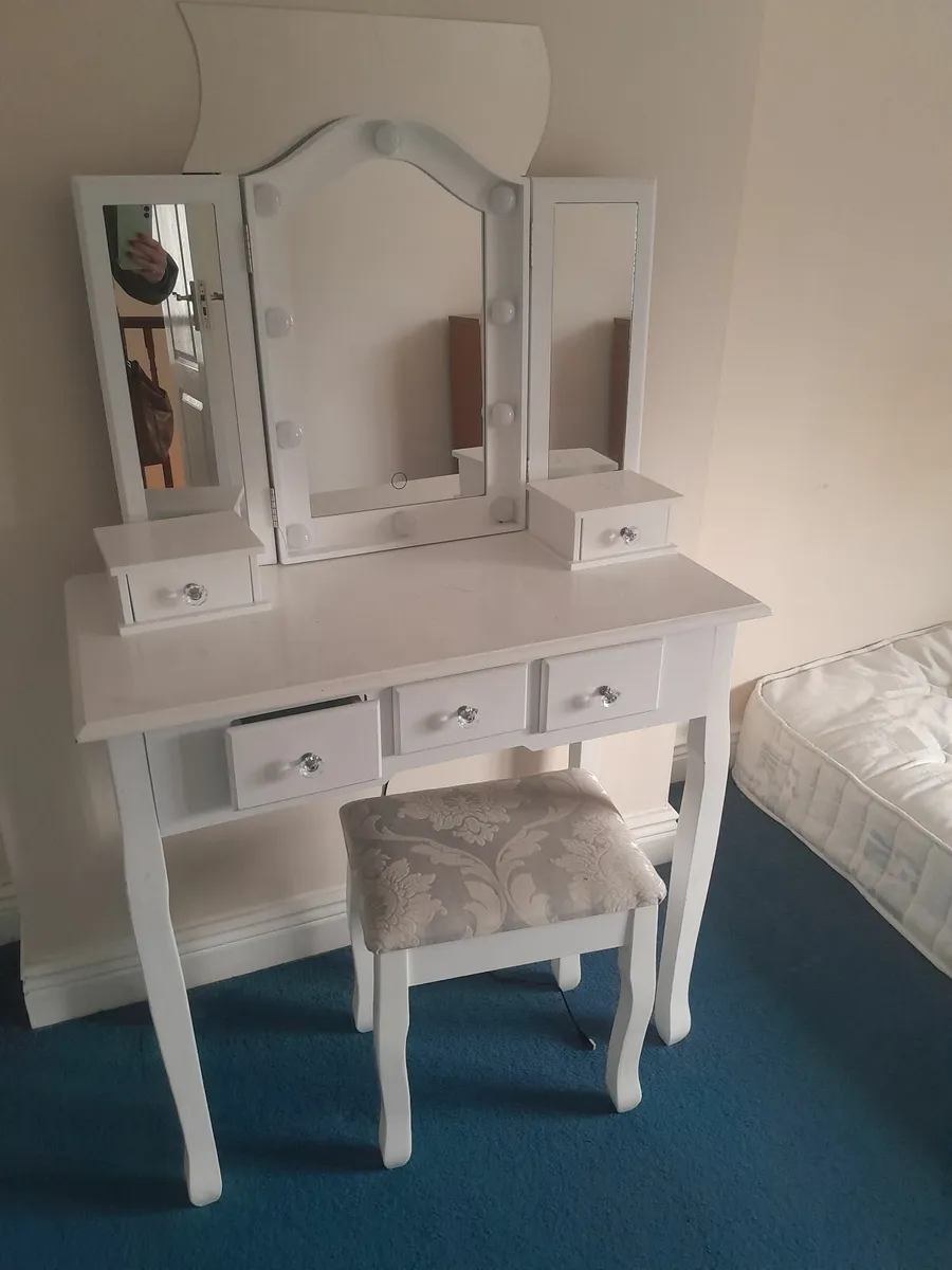 Girls Vanity Table - Image 2