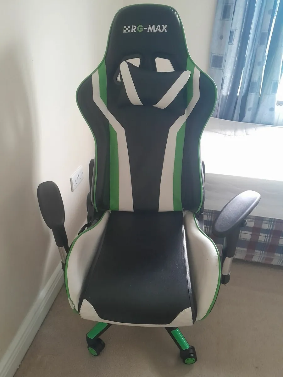 Gaming Chair - Image 1