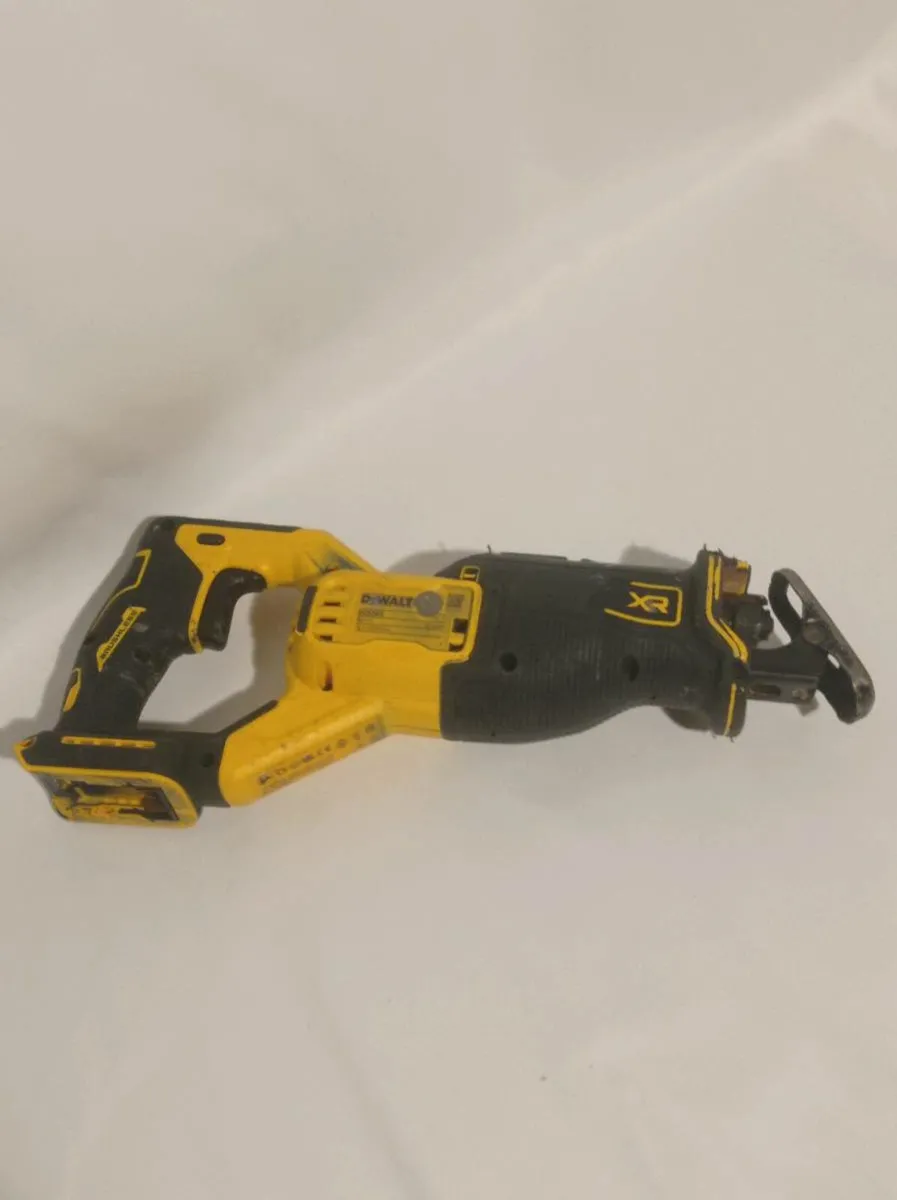 DeWalt Brushless Recip Saw - Image 3