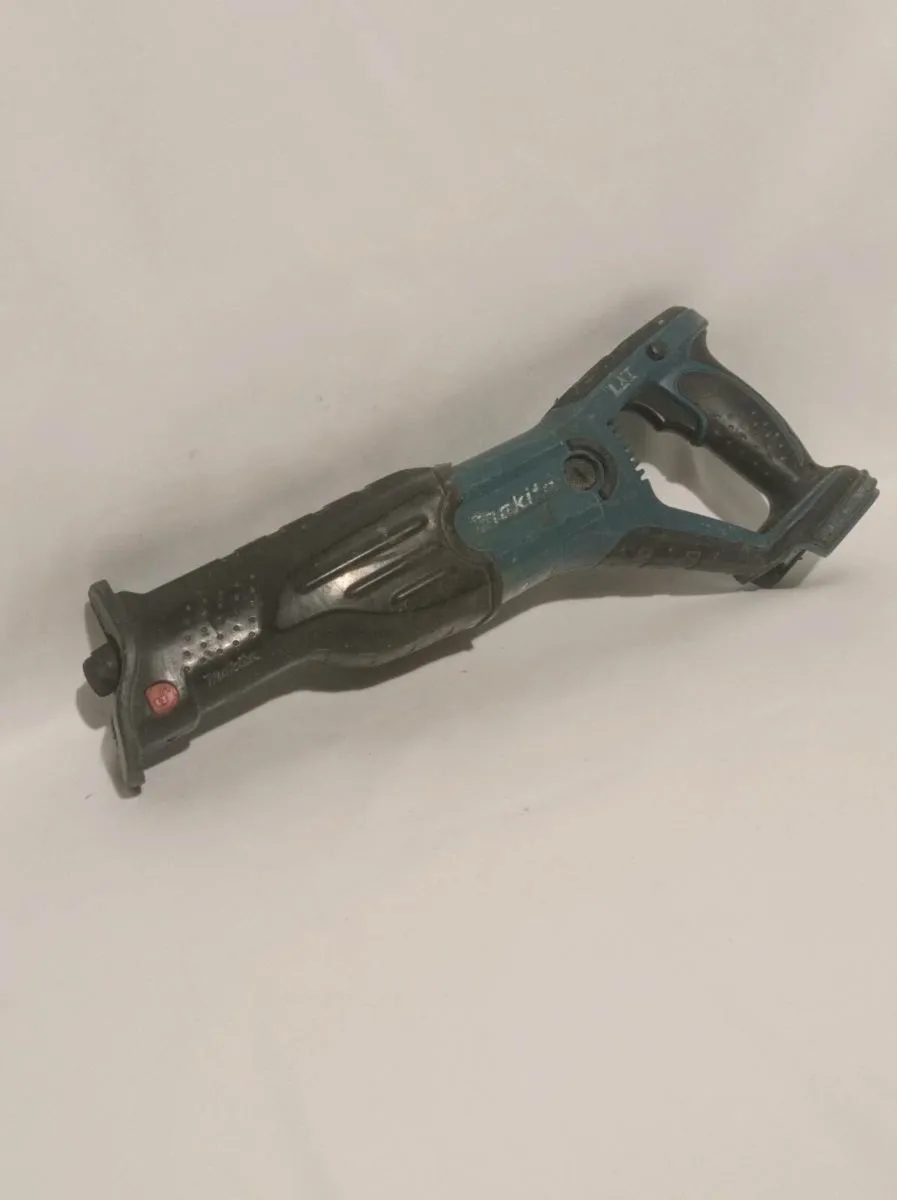 Makita Cordless Recip Saw - Image 2