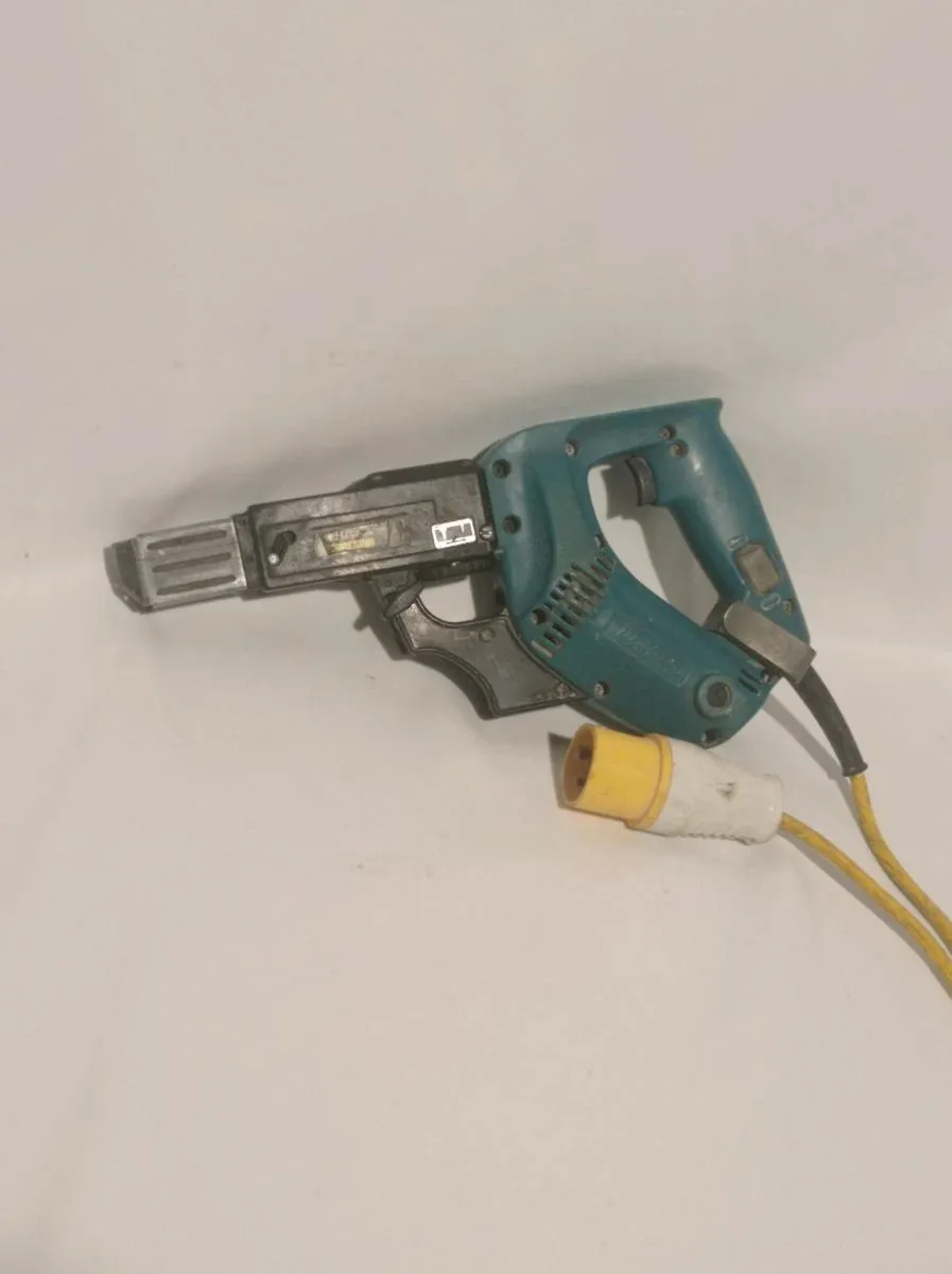 Makita Collated Screwgun - Image 1