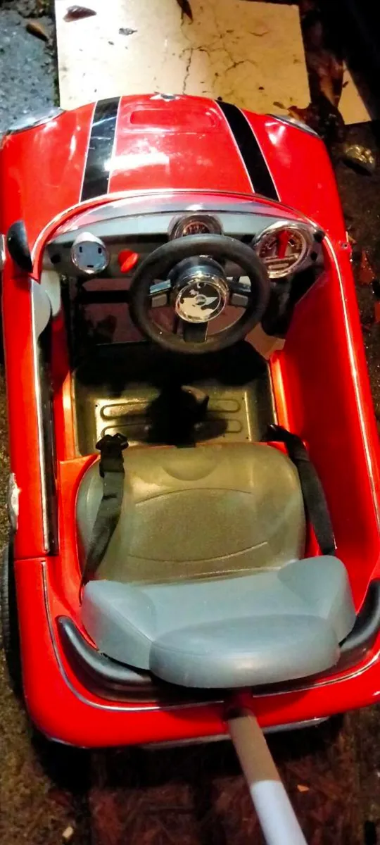 Childs car - Image 1