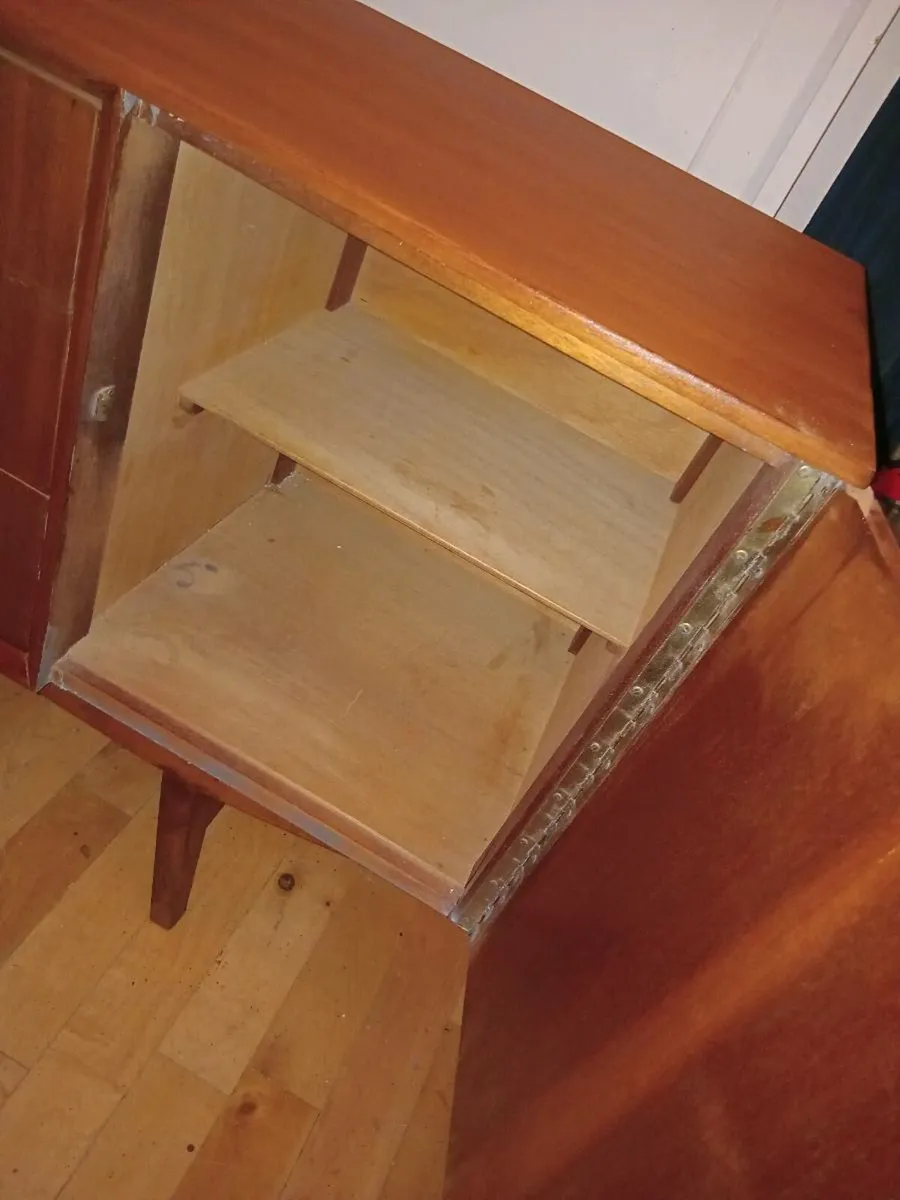 mid century teak short sideboard restored - Image 4