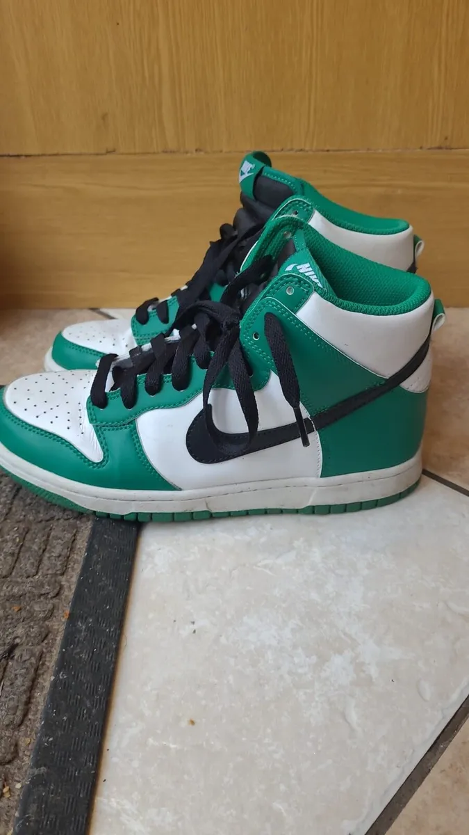 Nike dunks - Image 2