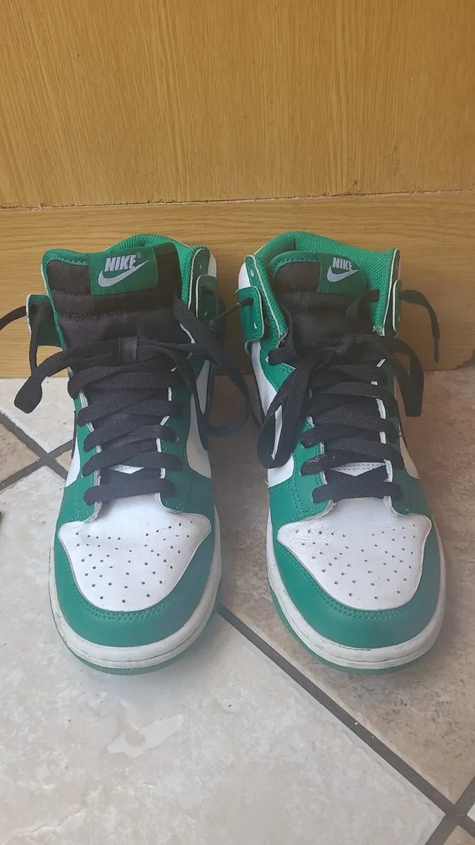 Nike dunks - Image 3