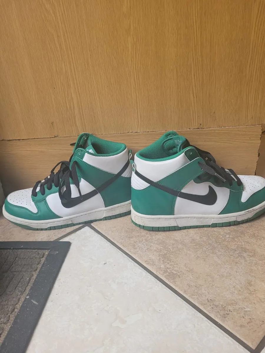 Nike dunks - Image 4