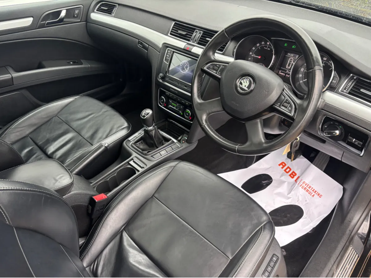 Skoda Superb 2.0 TDI CR ELEGANCE 170 170PS 5DR - Image 3