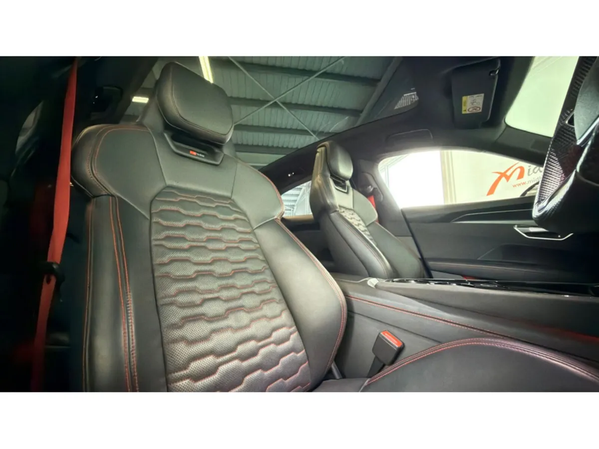 Audi e-tron E-TRON GT RS  **640 BHP**4DR AUTO 70 - Image 3