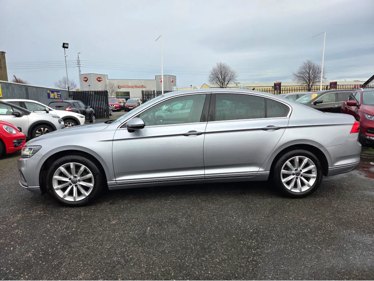 Volkswagen Passat BUSINESS 2.0 TDI ** 1 OWNER IRIS - Image 4